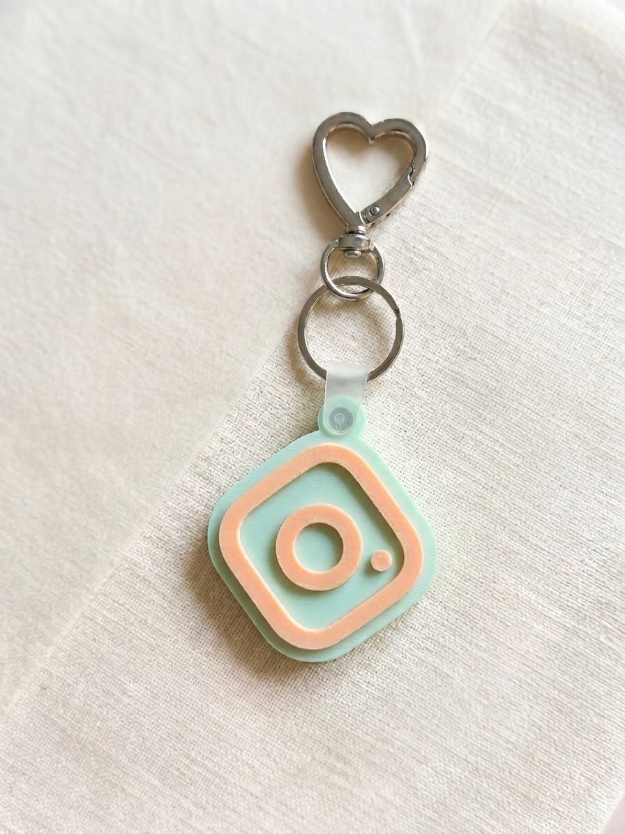 Custom 3D Printed NFC Keychain – Personalized Digital Business Card & Social Media Link – Instagram, Website, & More
